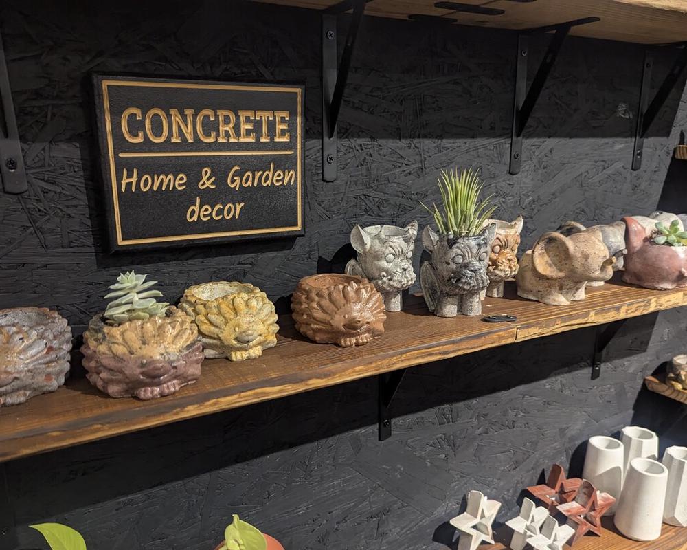 Small concrete pots and decor.